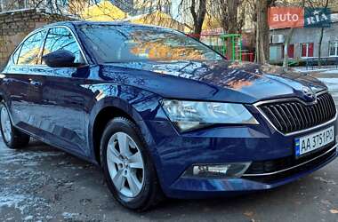 Лифтбек Skoda Superb 2017 в Киеве