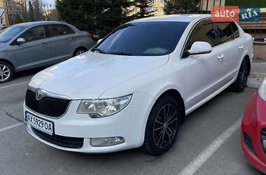 Лифтбек Skoda Superb 2010 в Софиевской Борщаговке