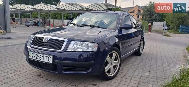 Лифтбек Skoda Superb 2002 в Львове