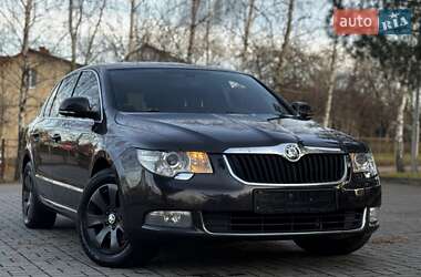 Лифтбек Skoda Superb 2010 в Дрогобыче