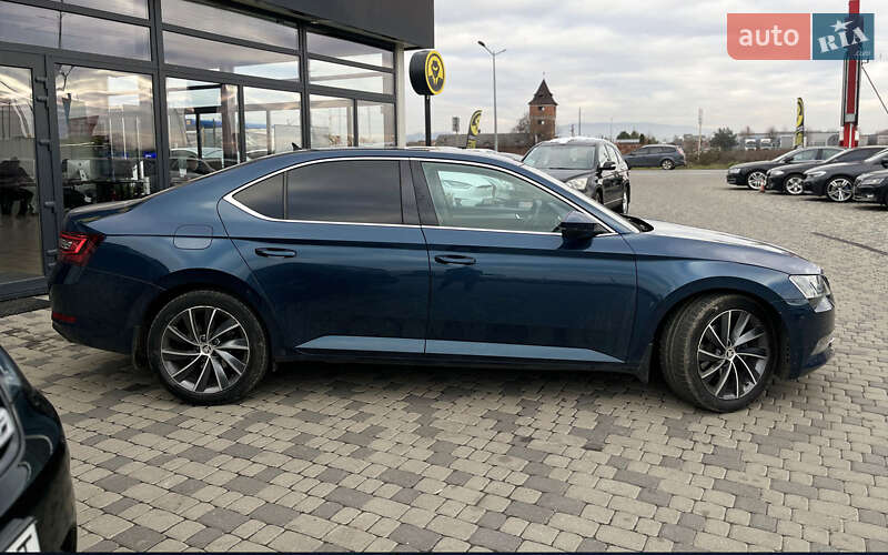 Лифтбек Skoda Superb 2016 в Мукачево