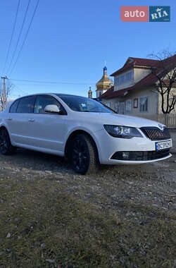 Лифтбек Skoda Superb 2013 в 