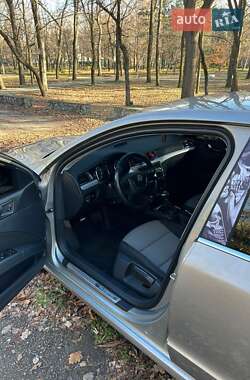 Лифтбек Skoda Superb 2011 в 