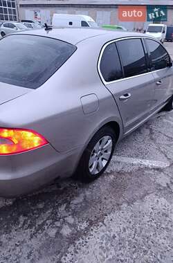 Лифтбек Skoda Superb 2009 в 