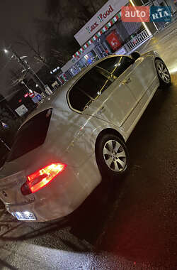 Лифтбек Skoda Superb 2011 в Кропивницком