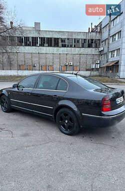 Лифтбек Skoda Superb 2004 в Запорожье