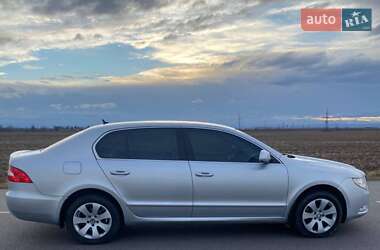 Ліфтбек Skoda Superb 2012 в 