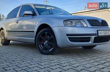 Ліфтбек Skoda Superb 2004 в Ужгороді