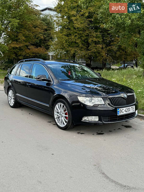 Універсал Skoda Superb 2011 в Львові