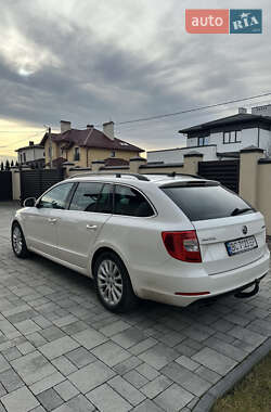 Универсал Skoda Superb 2013 в Львове