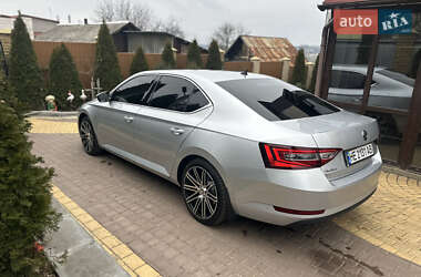 Ліфтбек Skoda Superb 2015 в Балті