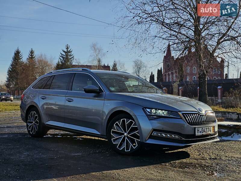 Універсал Skoda Superb 2020 в Шепетівці