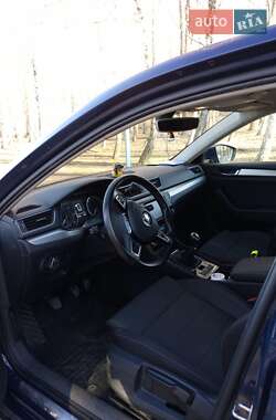 Лифтбек Skoda Superb 2016 в 