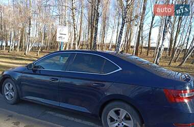 Лифтбек Skoda Superb 2016 в 