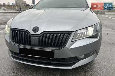 Лифтбек Skoda Superb 2019 в Киеве