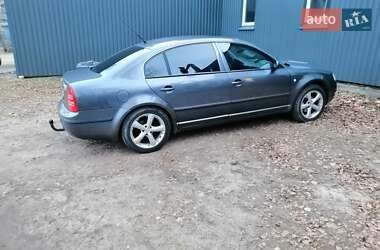 Лифтбек Skoda Superb 2002 в 