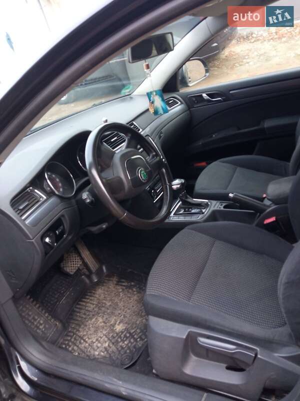 Универсал Skoda Superb 2010 в Дрогобыче