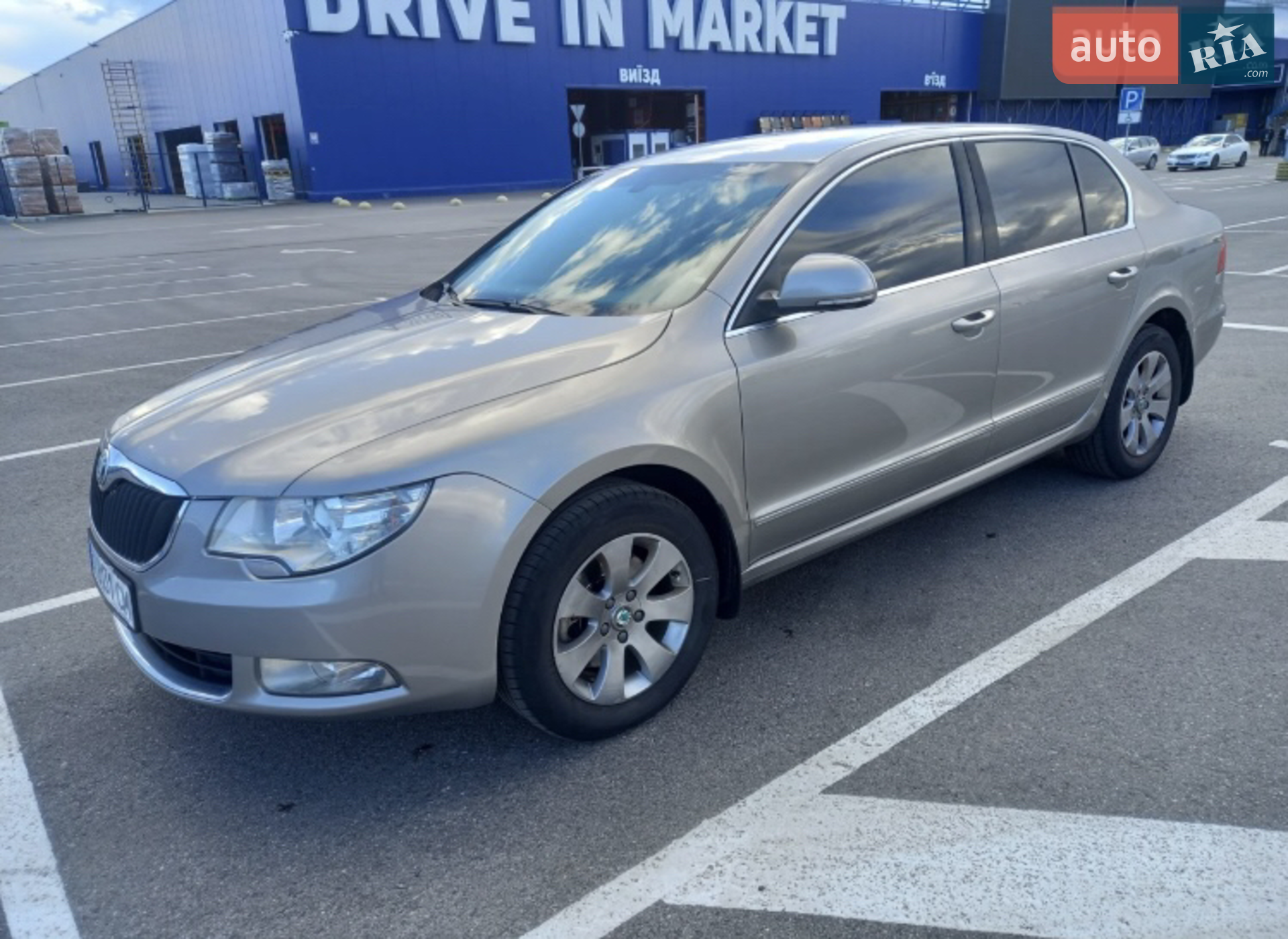 2012 Skoda Superb - мініатюра 3