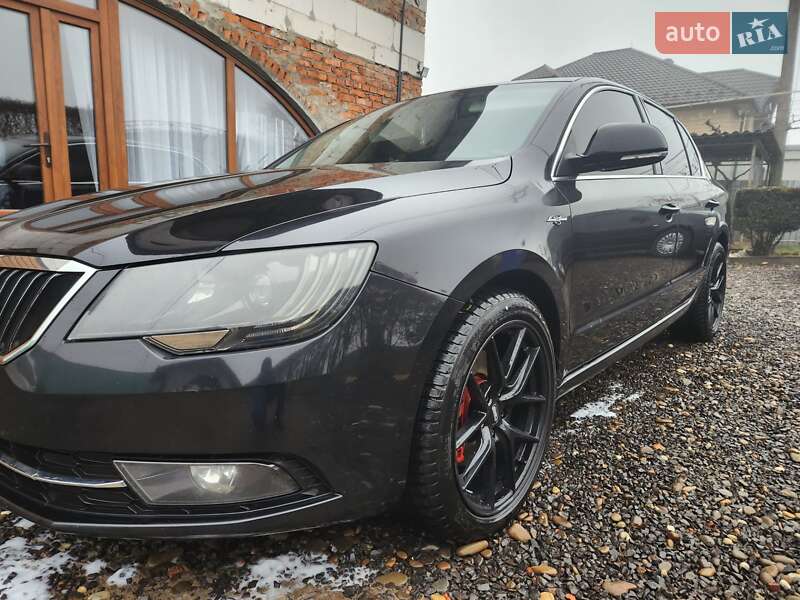 Ліфтбек Skoda Superb 2013 в Виноградові