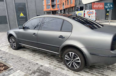 Ліфтбек Skoda Superb 2003 в Києві