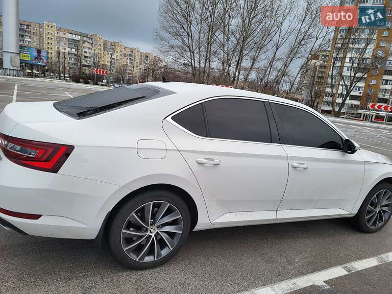 Лифтбек Skoda Superb 2017 в Киеве