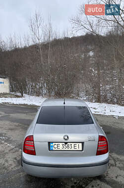Лифтбек Skoda Superb 2004 в 
