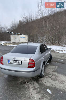 Лифтбек Skoda Superb 2004 в 