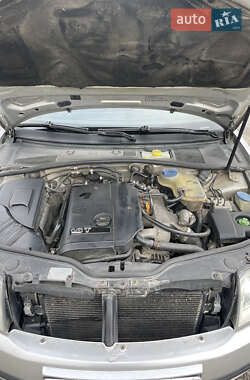 Лифтбек Skoda Superb 2004 в 