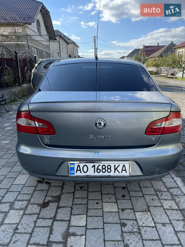 Лифтбек Skoda Superb 2008 в Ужгороде