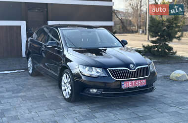 Лифтбек Skoda Superb 2014 в 