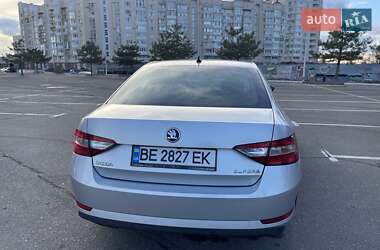 Лифтбек Skoda Superb 2016 в 