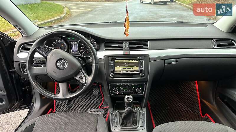 Универсал Skoda Superb 2015 в Ужгороде