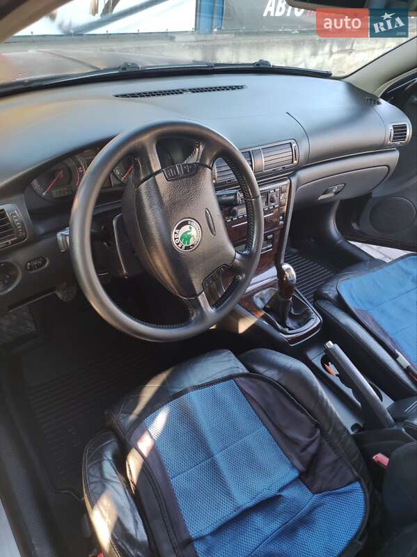 Лифтбек Skoda Superb 2004 в 