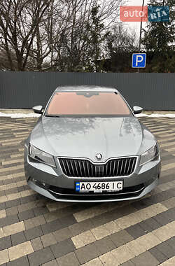 Ліфтбек Skoda Superb 2015 в Ужгороді