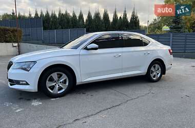 Ліфтбек Skoda Superb 2015 в Павлограді