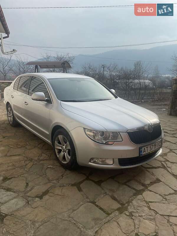 Лифтбек Skoda Superb 2012 в Надворной