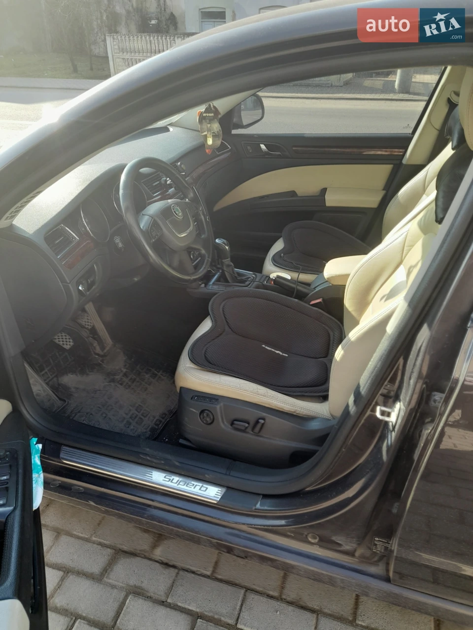 2010 Skoda Superb - мініатюра 16