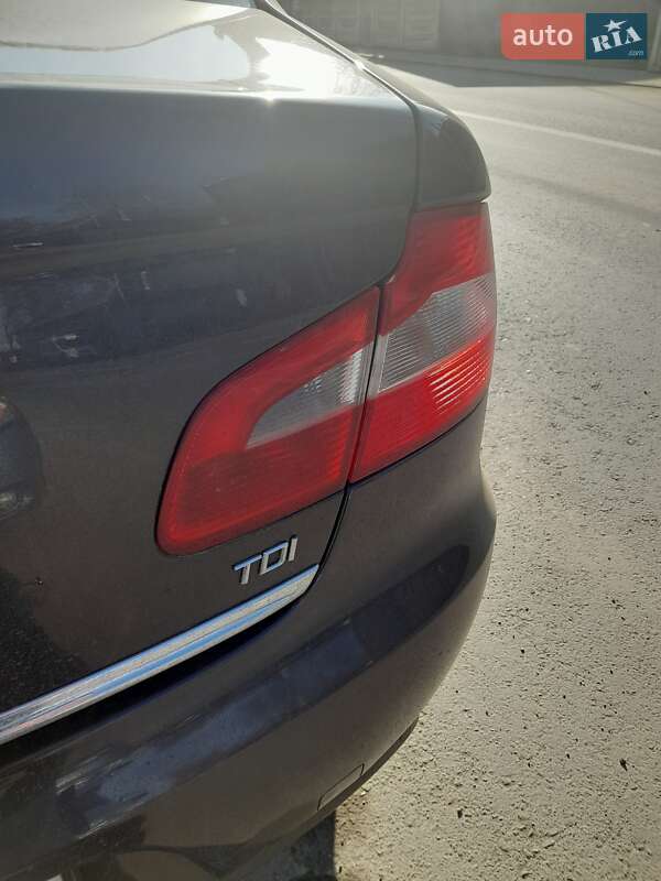 Лифтбек Skoda Superb 2010 в Залещиках
