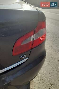 Лифтбек Skoda Superb 2010 в 