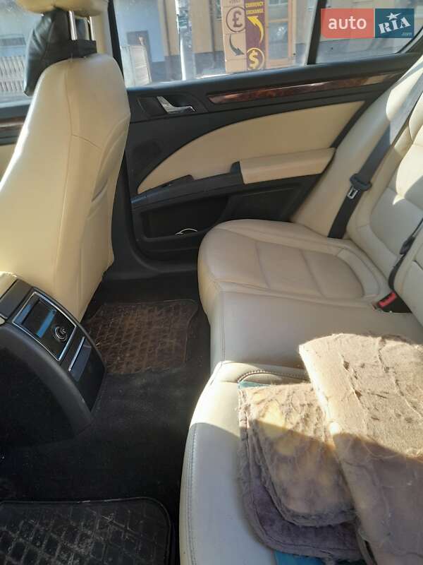 Лифтбек Skoda Superb 2010 в Залещиках