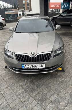 Лифтбек Skoda Superb 2013 в 