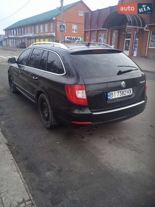 Універсал Skoda Superb 2010 в Гадячі