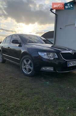 Лифтбек Skoda Superb 2010 в Мостиске