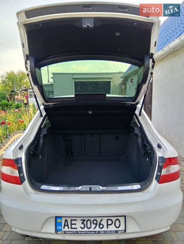 Універсал Skoda Superb 2012 в Кривому Розі