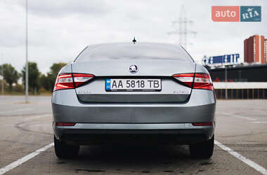 Лифтбек Skoda Superb 2017 в 
