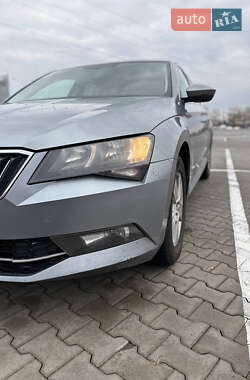 Лифтбек Skoda Superb 2017 в 