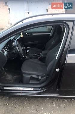 Лифтбек Skoda Superb 2012 в 