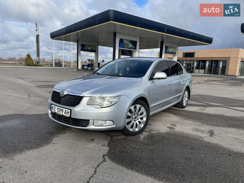 Ліфтбек Skoda Superb 2009 в Дніпрі