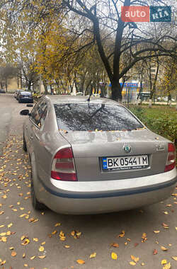 Ліфтбек Skoda Superb 2006 в Рівному