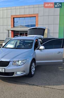 Skoda Superb 2011